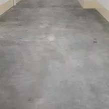 čistenie dlažby vo vyrobnych priestoroch