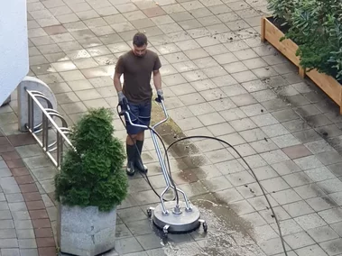 Čistenie dlažieb Čistenie dlažieb