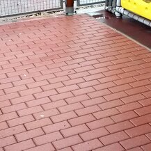 čistenie zámkovej dlažby Banská Bystrica