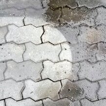 čistenie zámkovej dlažby Banská Bystrica